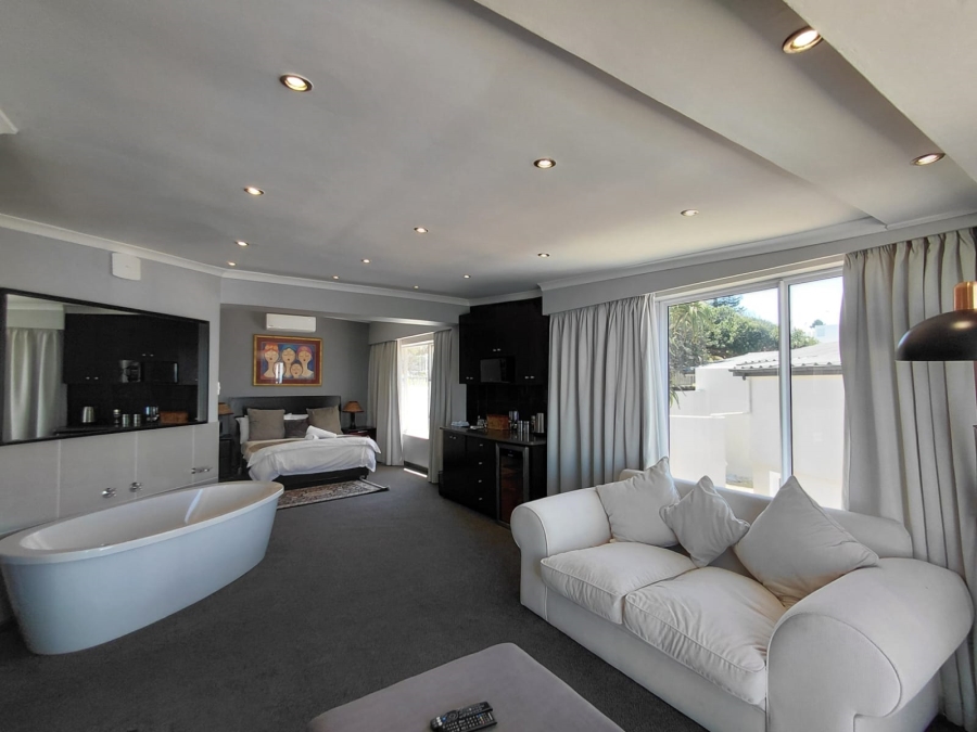 5 Bedroom Property for Sale in Jeffreys Bay Central Eastern Cape